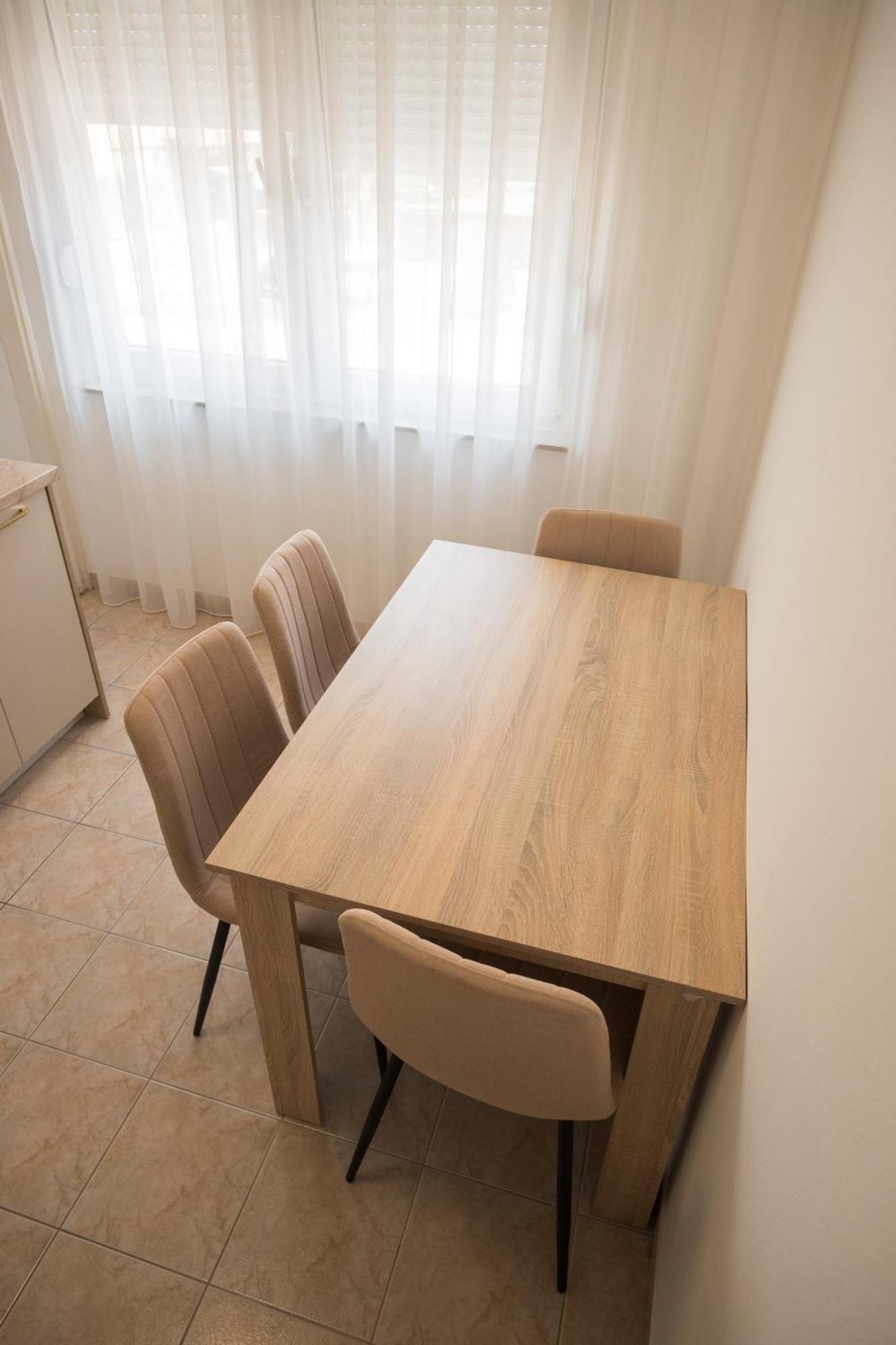 Naomi Apartment *