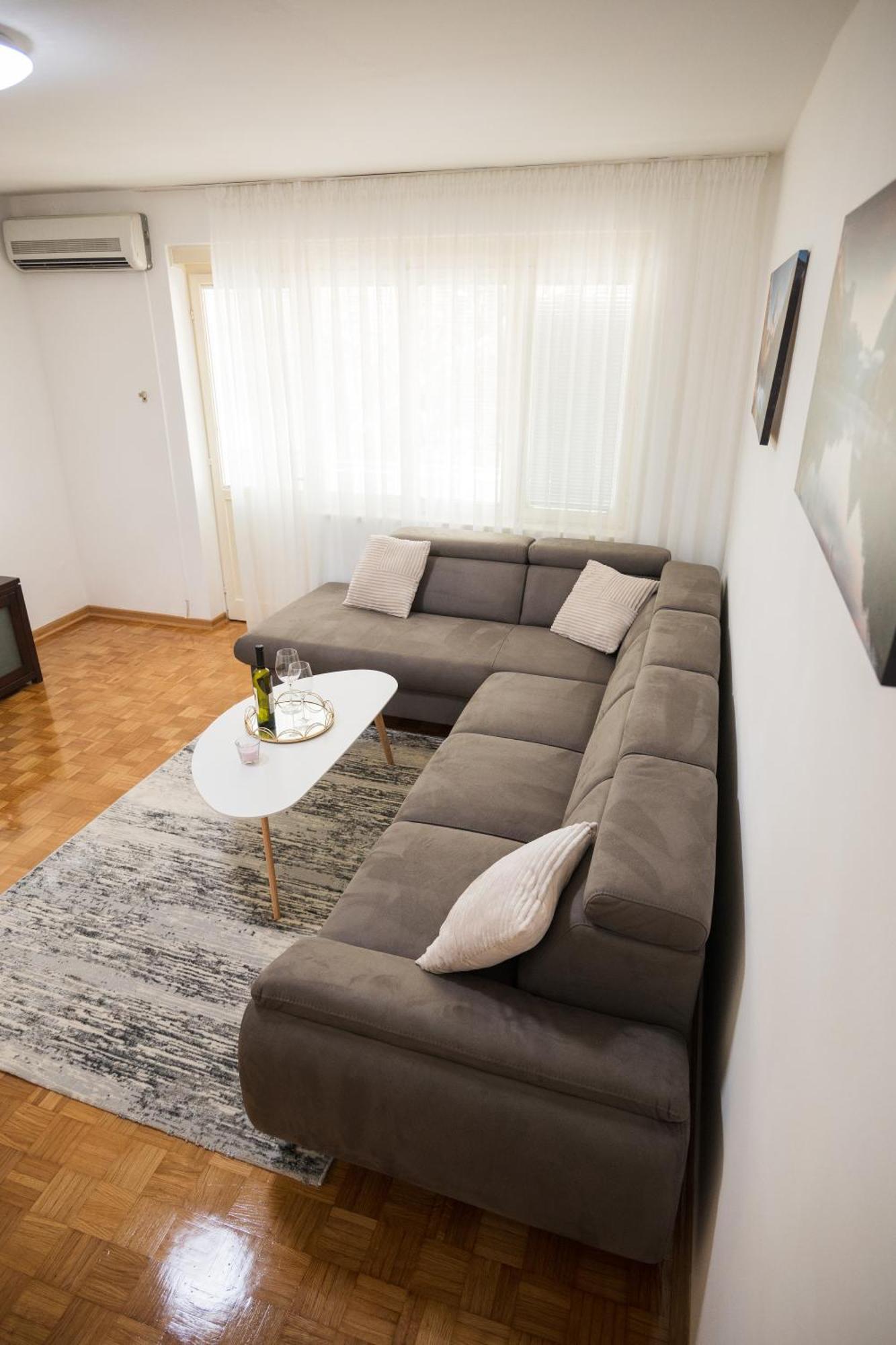 Naomi Apartment