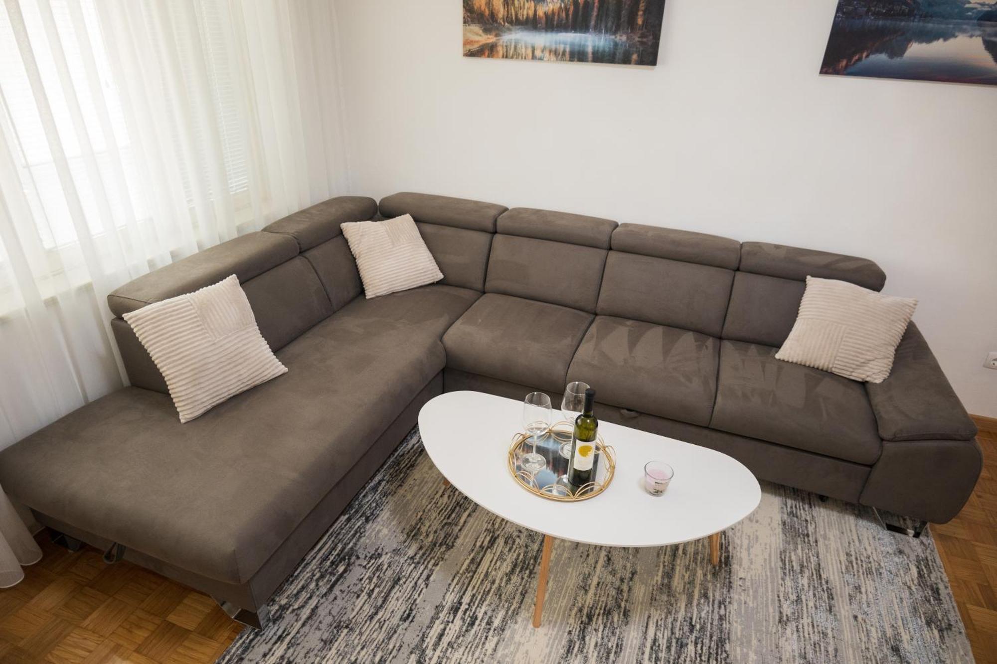 Naomi Apartment *